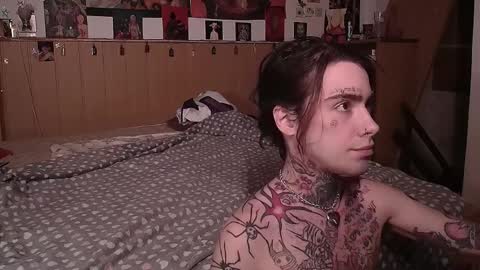 Snapshot of juuzou_kit chatting on 29, 3, 2026 Juuzou hehim u can call me Juz online show from 29, 3, 2026