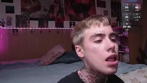 Snapshot of juuzou_kit chatting on 14, 4, 2026 Juuzou hehim u can call me Juz online show from 14, 4, 2026