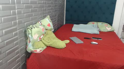 juviaandgray online show from 17, 1, 2025