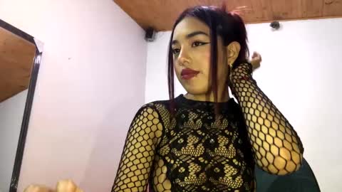 KAHELIINDEPENDENT MODEL online show from 22, 12, 2024