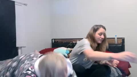 Snapshot of kai_and_eve chatting on 3, 2, 2025 Kai Em and Abs online show from 3, 2, 2025