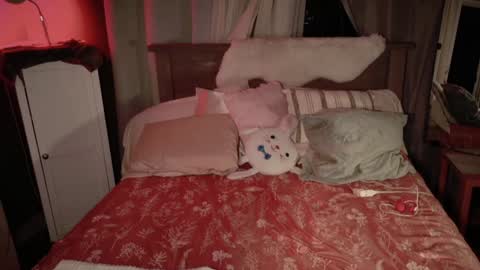 Kailee Smile online show from 2, 12, 2025