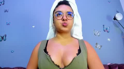 Snapshot of kaira_mosse_ chatting on 17, 12, 2025 kaira_mosse_ online show from 17, 12, 2025