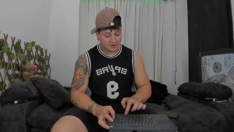 Snapshot of kaledd_musclee chatting on 22, 10, 2025 Kaledd musclees room Master online show from 22, 10, 2025