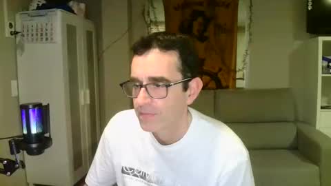 Snapshot of kalem48 chatting on 20, 12, 2024 MusicMen49 online show from 20, 12, 2024