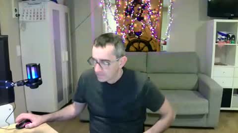 Snapshot of kalem48 chatting on 1, 1, 2025 MusicMen49 online show from 1, 1, 2025