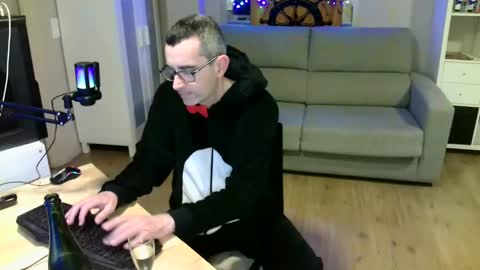 Snapshot of kalem48 chatting on 3, 1, 2025 MusicMen49 online show from 3, 1, 2025