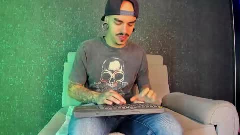 Snapshot of kaletattoos chatting on 16, 10, 2025 Kale online show from 16, 10, 2025