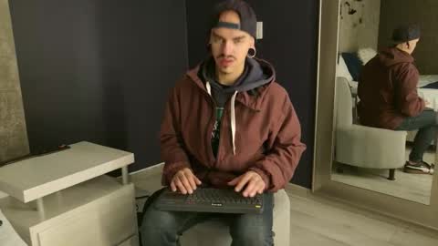 Snapshot of kaletattoos chatting on 24, 10, 2025 Kale online show from 24, 10, 2025