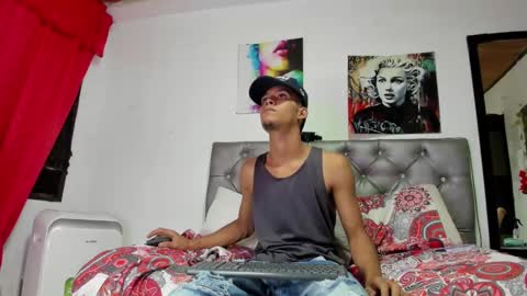 Snapshot of kamadeva4 chatting on 4, 10, 2025 kamadeva4 online show from 4, 10, 2025