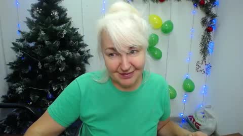 Snapshot of kamaliasim chatting on 12, 1, 2025 KamaliaSim online show from 12, 1, 2025