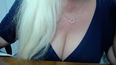 Snapshot of kamaliasim chatting on 18, 1, 2025 KamaliaSim online show from 18, 1, 2025