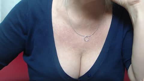 Snapshot of kamaliasim chatting on 19, 1, 2025 KamaliaSim online show from 19, 1, 2025