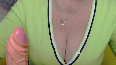 Snapshot of kamaliasim chatting on 26, 1, 2025 KamaliaSim online show from 26, 1, 2025