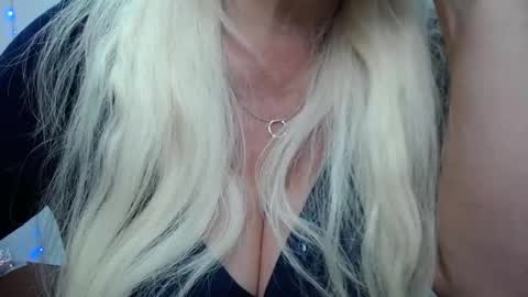 Snapshot of kamaliasim chatting on 27, 1, 2025 KamaliaSim online show from 27, 1, 2025