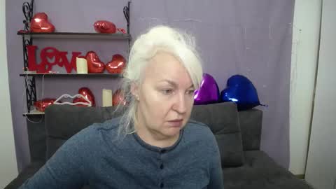 Snapshot of kamaliasim chatting on 2, 3, 2025 KamaliaSim online show from 2, 3, 2025