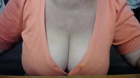 Snapshot of kamaliasim chatting on 21, 9, 2025 KamaliaSim online show from 21, 9, 2025