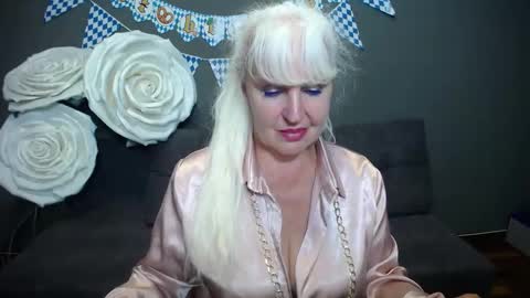 Snapshot of kamaliasim chatting on 3, 10, 2025 KamaliaSim online show from 3, 10, 2025