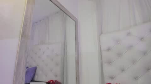 Snapshot of kamila_arias chatting on 24, 9, 2025    online show from 24, 9, 2025