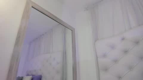 Snapshot of kamila_arias chatting on 27, 9, 2025    online show from 27, 9, 2025