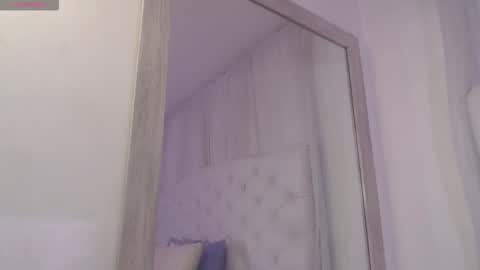 Snapshot of kamila_arias chatting on 21, 10, 2025    online show from 21, 10, 2025