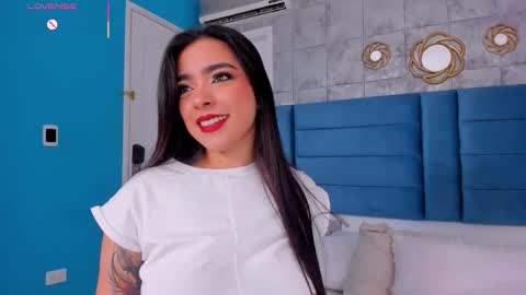 Kamila Betancourt online show from 8, 5, 2026
