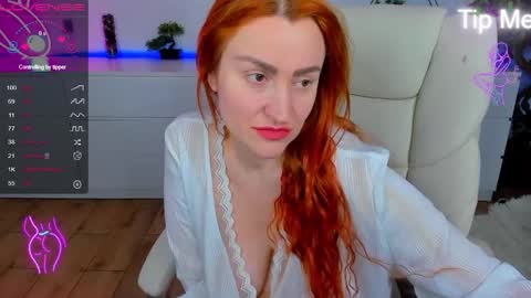 Snapshot of kamilahot25 chatting on 2, 11, 2025 kamilahot25 online show from 2, 11, 2025