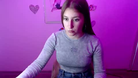 Snapshot of kamilla_love_ chatting on 20, 9, 2025 kamilla_love_ online show from 20, 9, 2025
