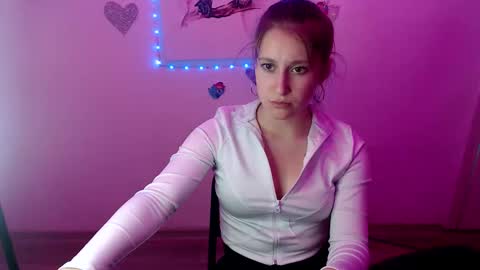 Snapshot of kamilla_love_ chatting on 22, 9, 2025 kamilla_love_ online show from 22, 9, 2025