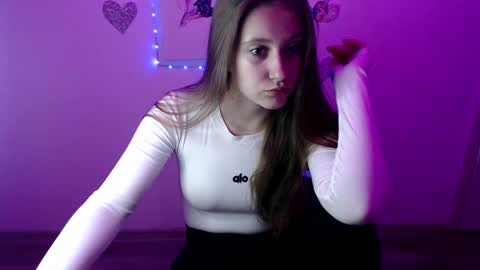 Snapshot of kamilla_love_ chatting on 23, 9, 2025 kamilla_love_ online show from 23, 9, 2025