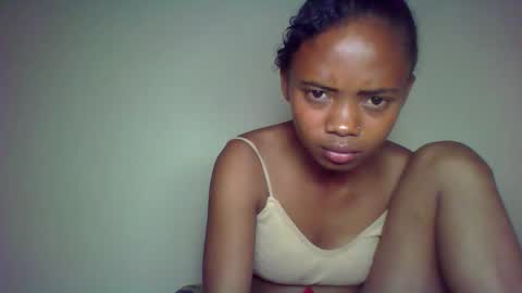 Snapshot of kamillah69 chatting on 10, 11, 2025 kamillah69 online show from 10, 11, 2025