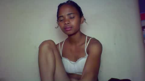 Snapshot of kamillah69 chatting on 15, 11, 2025 kamillah69 online show from 15, 11, 2025