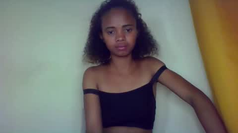 Snapshot of kamillah69 chatting on 17, 11, 2025 kamillah69 online show from 17, 11, 2025