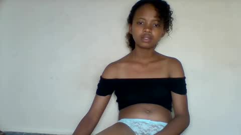 Snapshot of kamillah69 chatting on 28, 11, 2025 kamillah69 online show from 28, 11, 2025