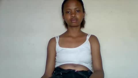 Snapshot of kamillah69 chatting on 1, 12, 2025 kamillah69 online show from 1, 12, 2025