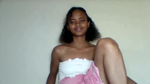 Snapshot of kamillah69 chatting on 13, 12, 2025 kamillah69 online show from 13, 12, 2025