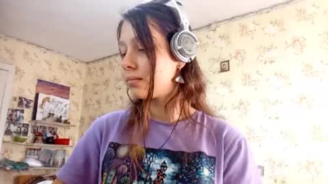 Mari  Simmons online show from 11, 9, 2025