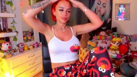 hello  Im Danni online show from 25, 2, 2026