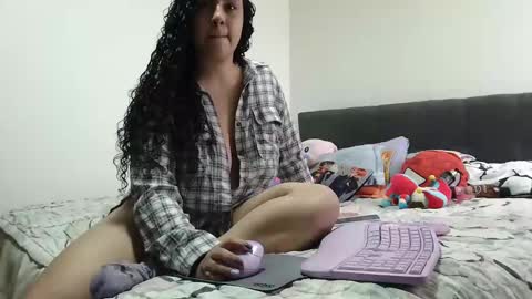 Snapshot of kara__gower chatting on 3, 1, 2025 kara online show from 3, 1, 2025