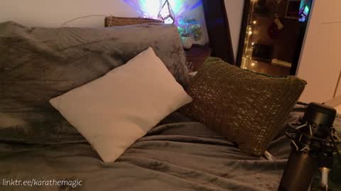 Snapshot of karathemagic chatting on 1, 2, 2025 I am here around 5am GMT karathemagic online show from 1, 2, 2025