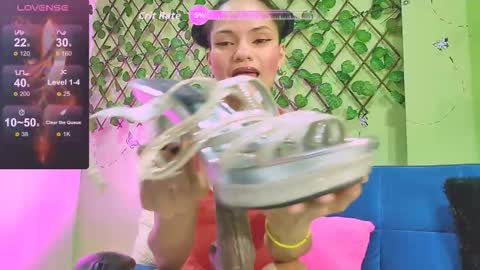 Snapshot of karen_ariass chatting on 4, 10, 2025 Karen online show from 4, 10, 2025