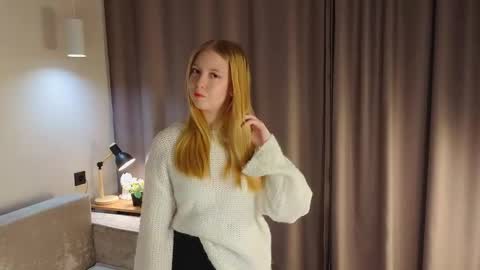 Snapshot of karen_lowe chatting on 22, 9, 2025 Annie online show from 22, 9, 2025