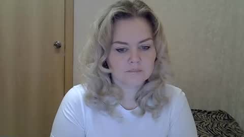 karennelsonx online show from 11, 5, 2026
