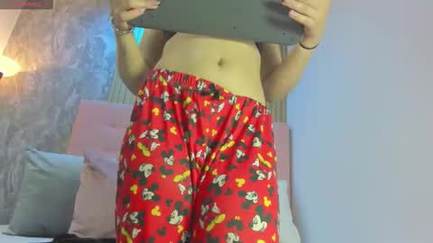 Snapshot of karina_carmona chatting on 5, 12, 2025 karina_carmona online show from 5, 12, 2025