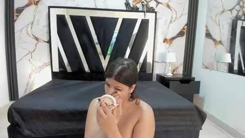 Snapshot of karinasimonz chatting on 1, 10, 2025 KarinaSimonz online show from 1, 10, 2025