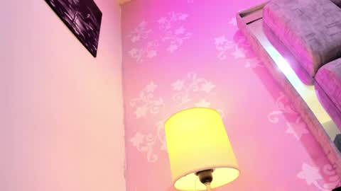 Snapshot of karinasimonz chatting on 6, 4, 2026 KarinaSimonz online show from 6, 4, 2026