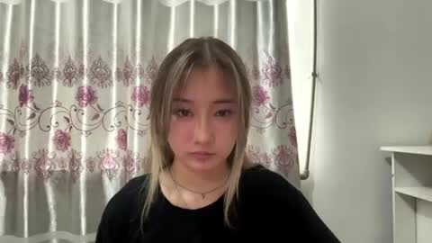 Snapshot of karissagius chatting on 3, 8, 2026 karissagius online show from 3, 8, 2026