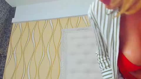Snapshot of karissia_ chatting on 22, 9, 2025 KARISSIA online show from 22, 9, 2025