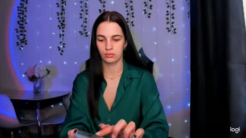Snapshot of karla_lim chatting on 5, 2, 2025 karla_lim online show from 5, 2, 2025