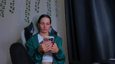 Snapshot of karla_lim chatting on 18, 10, 2025 karla_lim online show from 18, 10, 2025